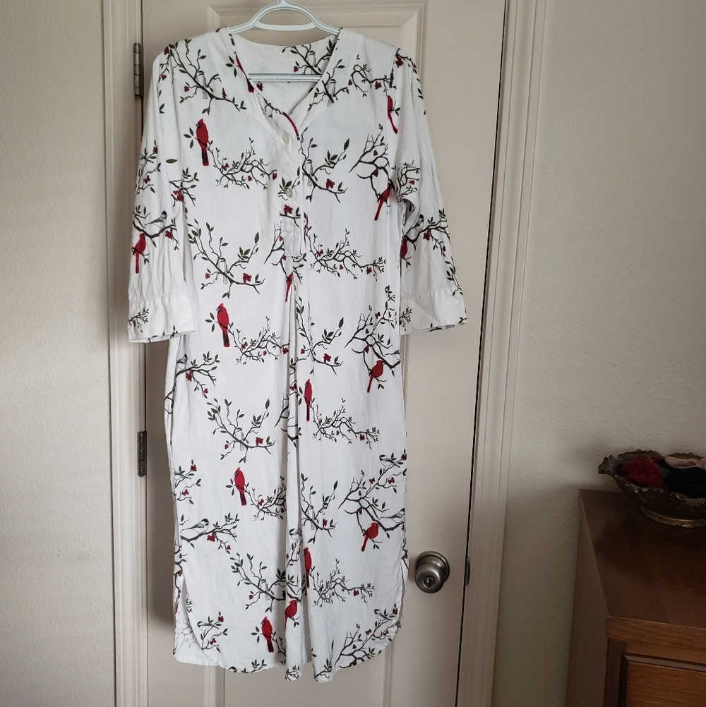 Women's Snow Cardinal Print Nightgown / Nightshirt